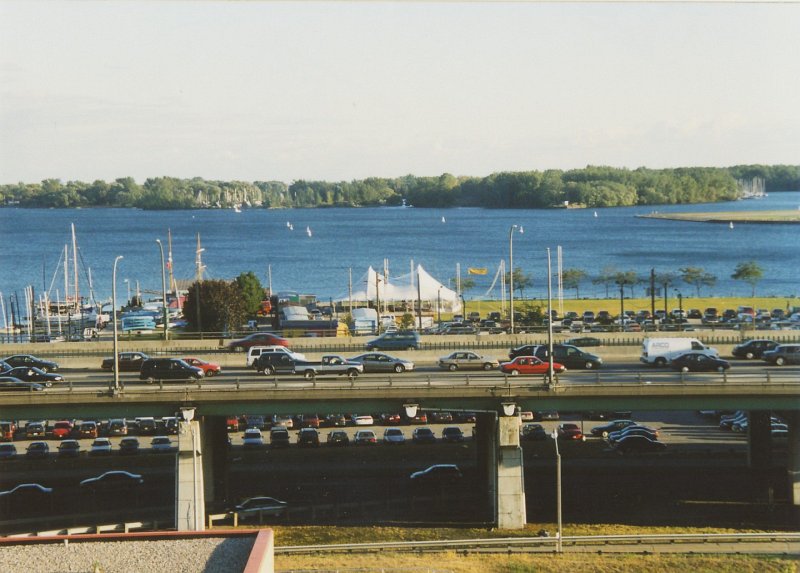 017-QE Expressway Toronto.jpg